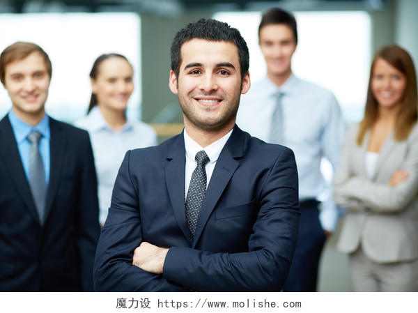 商人商务人士商务男性抱胳膊微笑自信开心幸福团队企业专业商务精英团队成功人士